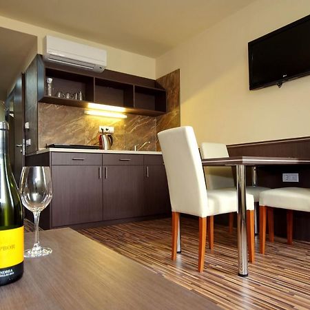 Corvin Apartman ギュラ エクステリア 写真