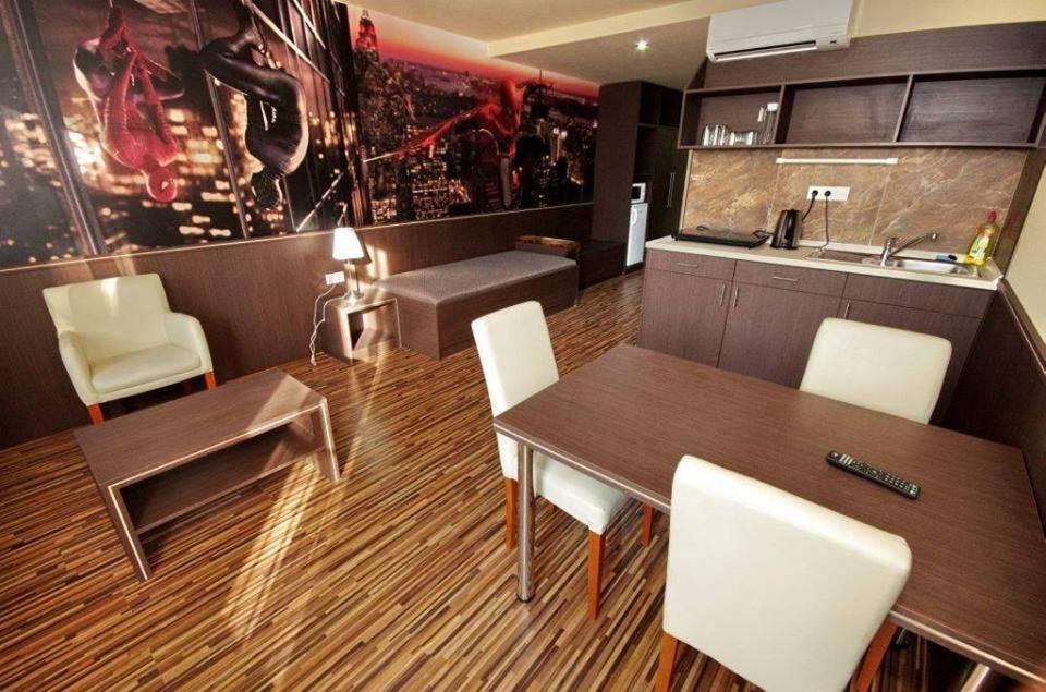 Corvin Apartman ギュラ エクステリア 写真