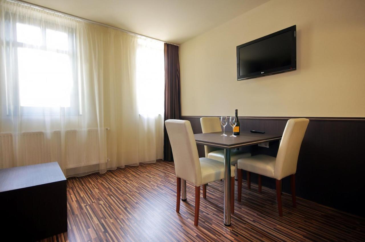 Corvin Apartman ギュラ エクステリア 写真